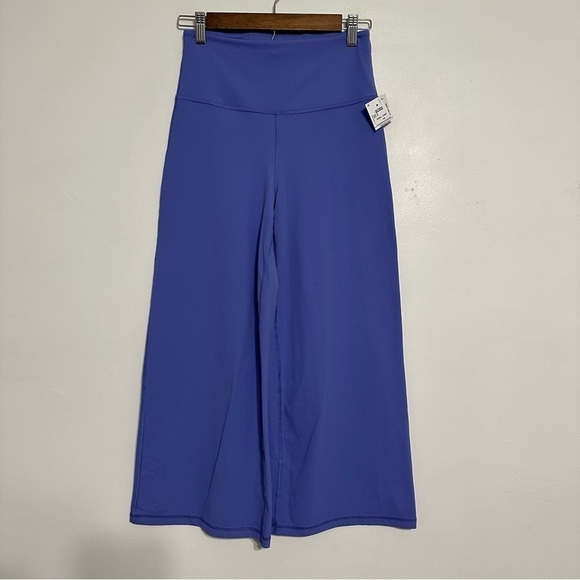 Athleta Elation Wide Crop Pant in Lavender/Adonis Blue Size Small NWT - Picture 4 of 9